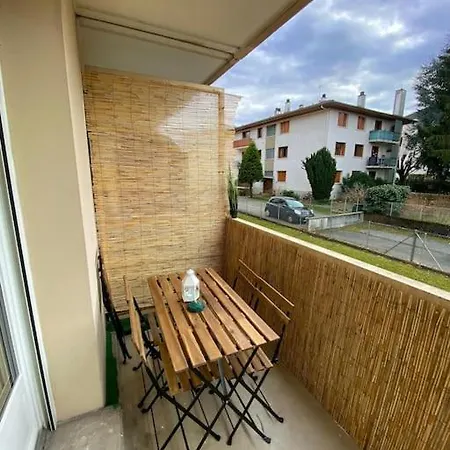 The Golden White, Apartment