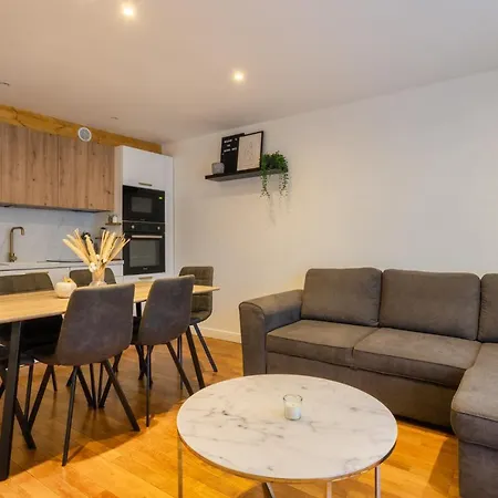 The Golden White, Appartement Annecy
