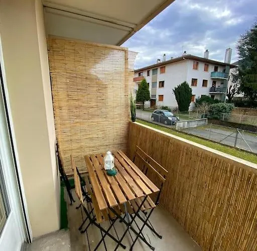 The Golden White, Apartment